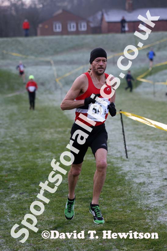 NSP 2nd leg in vets Durham Cathedral Relays. Photo: David T. Hewitson/Sports for All Pics